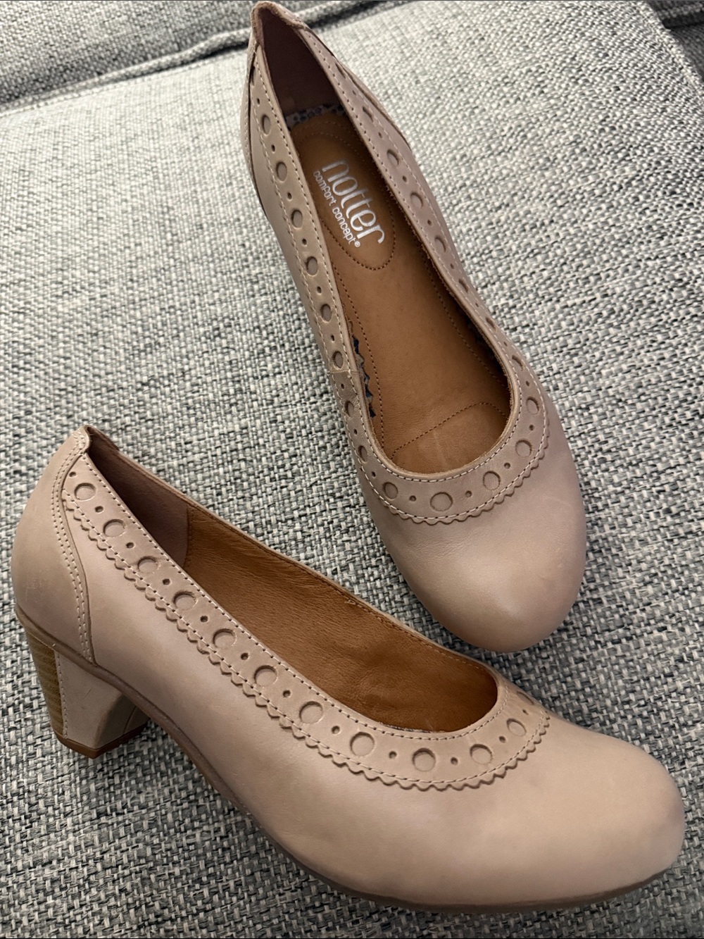 Hotter Comfort Concept Opal Leather Scalloped Pumps - Beige Size 6.5
